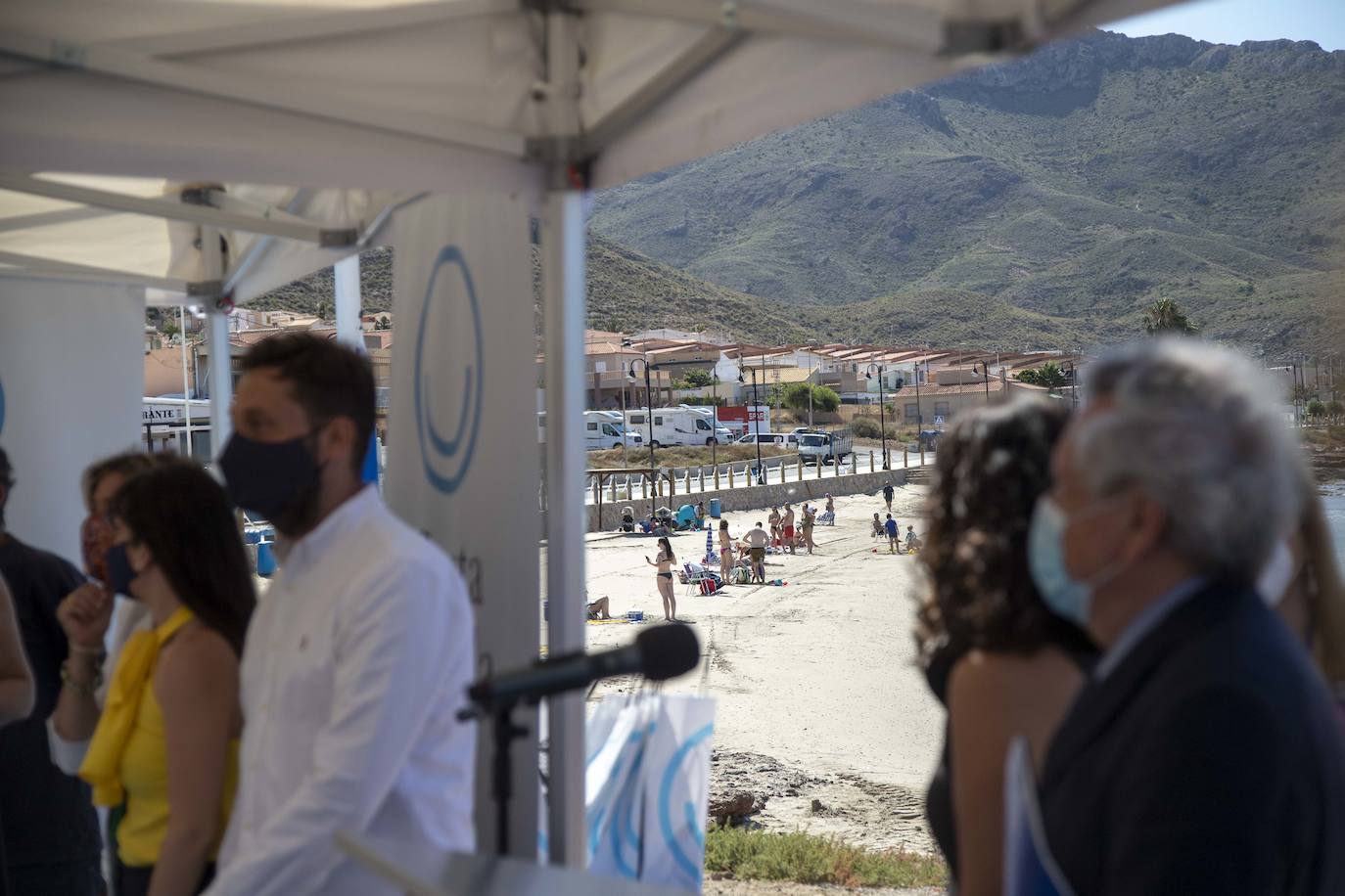 Fotos: Las playas de la Región reciben sus banderas azules