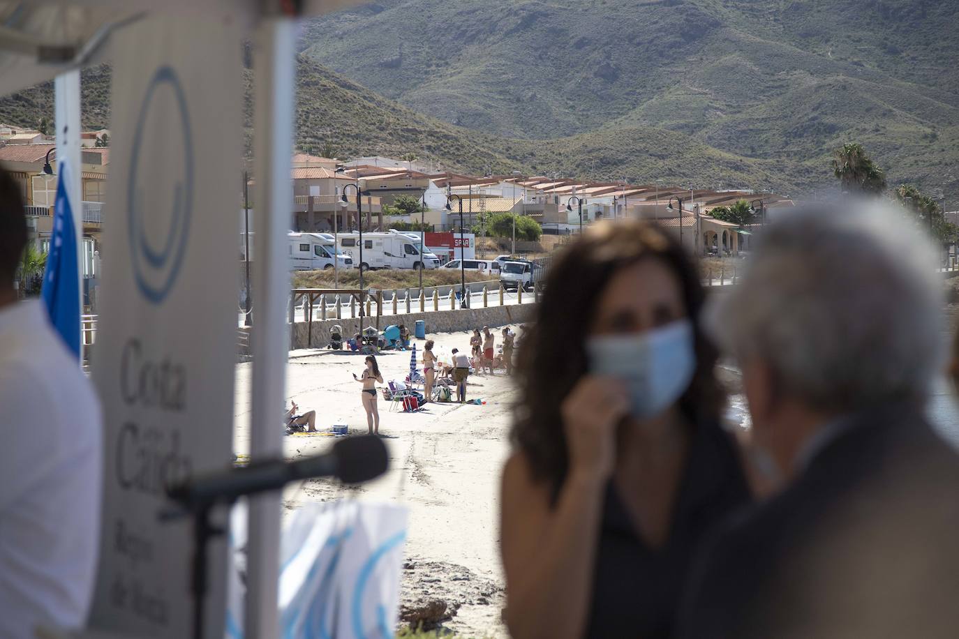 Fotos: Las playas de la Región reciben sus banderas azules