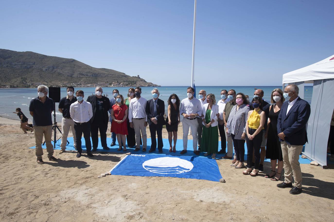 Fotos: Las playas de la Región reciben sus banderas azules