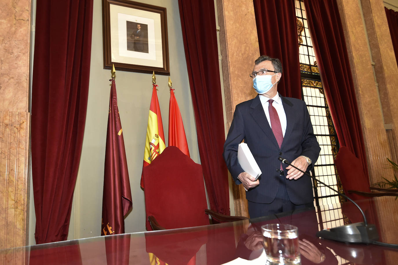 Con la única abstención de los tres concejales de Vox, el Plan de Soporte Social y Activación Económica del municipio de Murcia ha salido adelante esta mañana en el Pleno extraordinario con el apoyo de los grupos de gobierno en coalición.