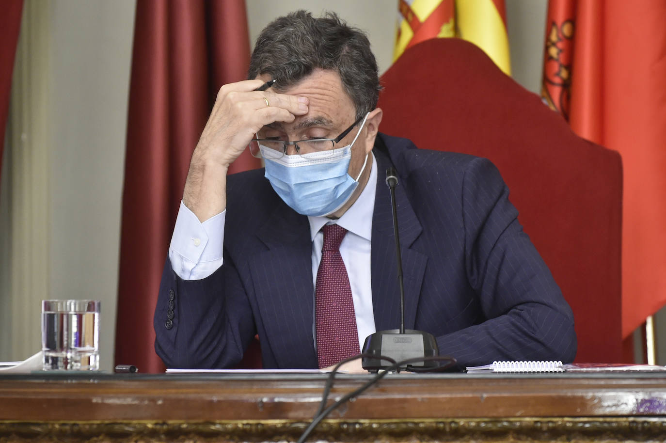 Con la única abstención de los tres concejales de Vox, el Plan de Soporte Social y Activación Económica del municipio de Murcia ha salido adelante esta mañana en el Pleno extraordinario con el apoyo de los grupos de gobierno en coalición.