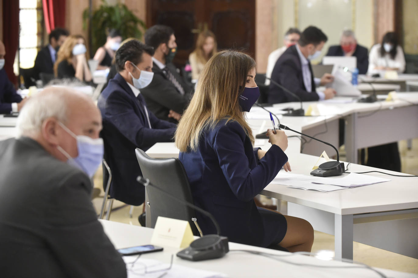 Con la única abstención de los tres concejales de Vox, el Plan de Soporte Social y Activación Económica del municipio de Murcia ha salido adelante esta mañana en el Pleno extraordinario con el apoyo de los grupos de gobierno en coalición.