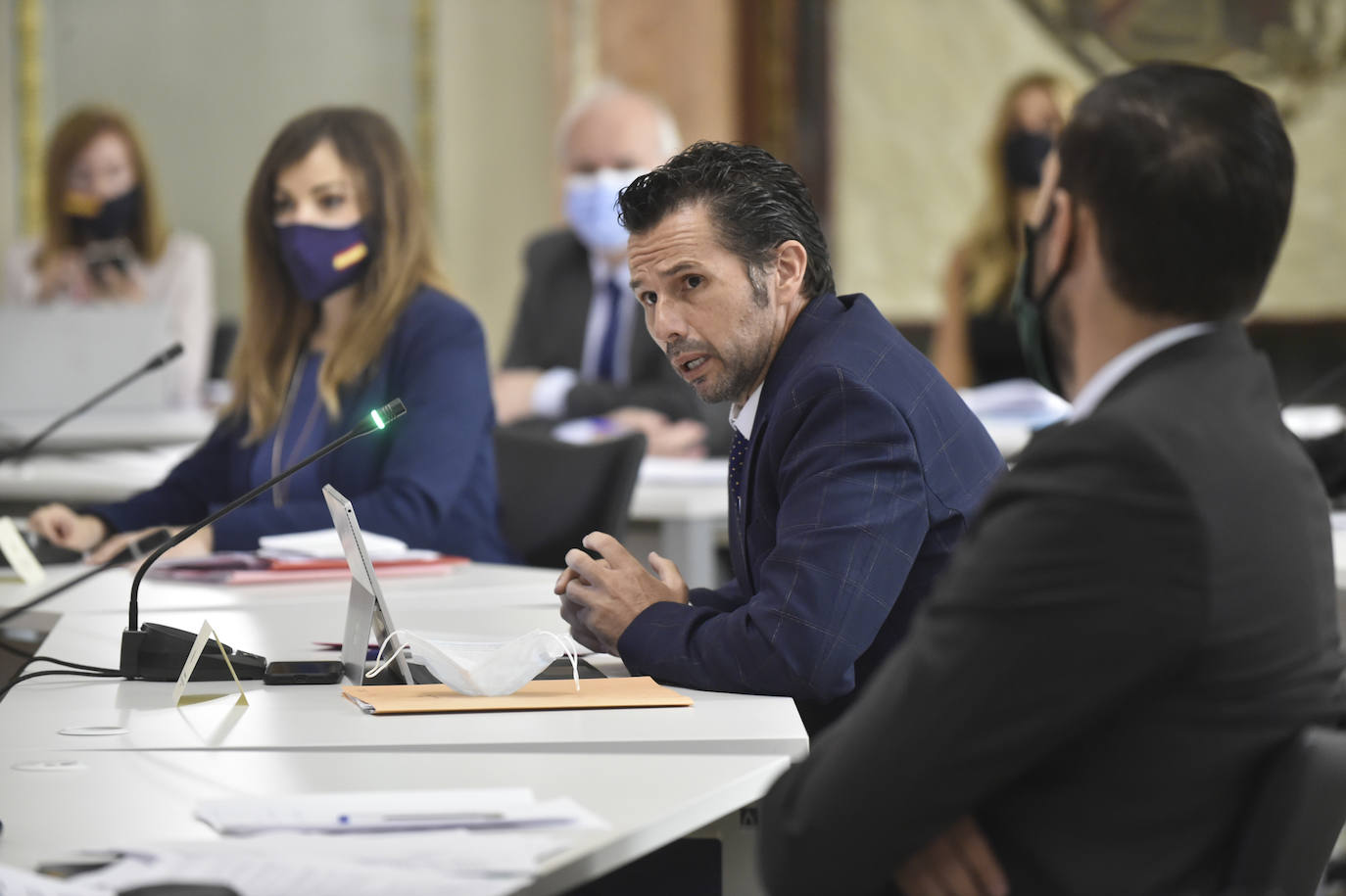 Con la única abstención de los tres concejales de Vox, el Plan de Soporte Social y Activación Económica del municipio de Murcia ha salido adelante esta mañana en el Pleno extraordinario con el apoyo de los grupos de gobierno en coalición.