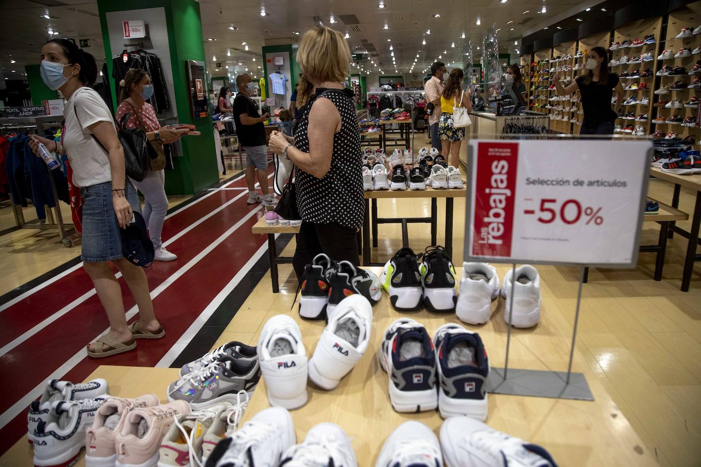 Fotos: El adelanto de las rebajas aumenta las ventas del comercio en Cartagena