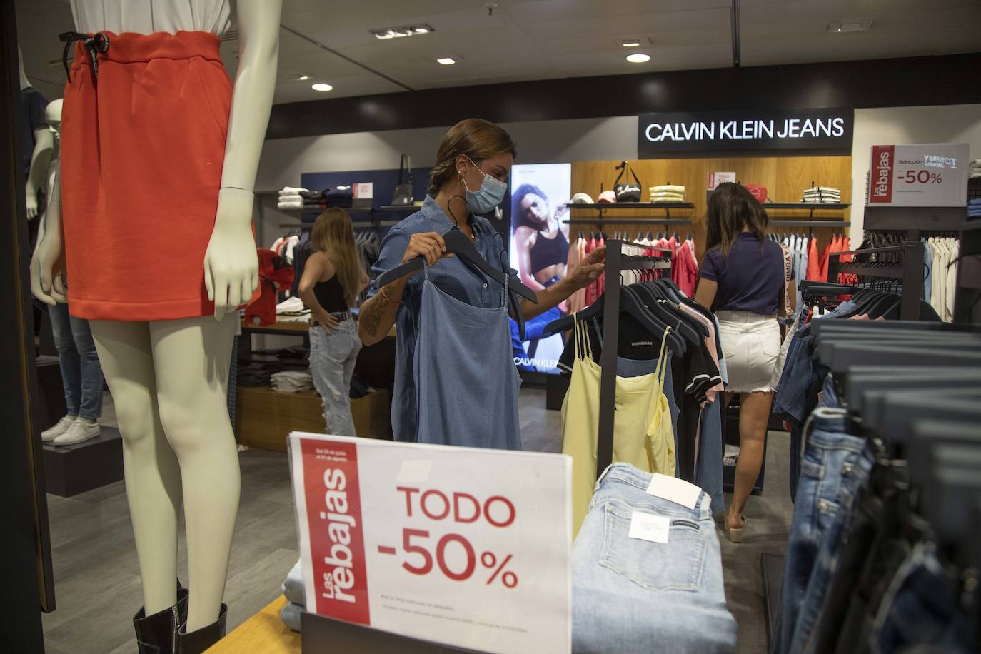Fotos: El adelanto de las rebajas aumenta las ventas del comercio en Cartagena