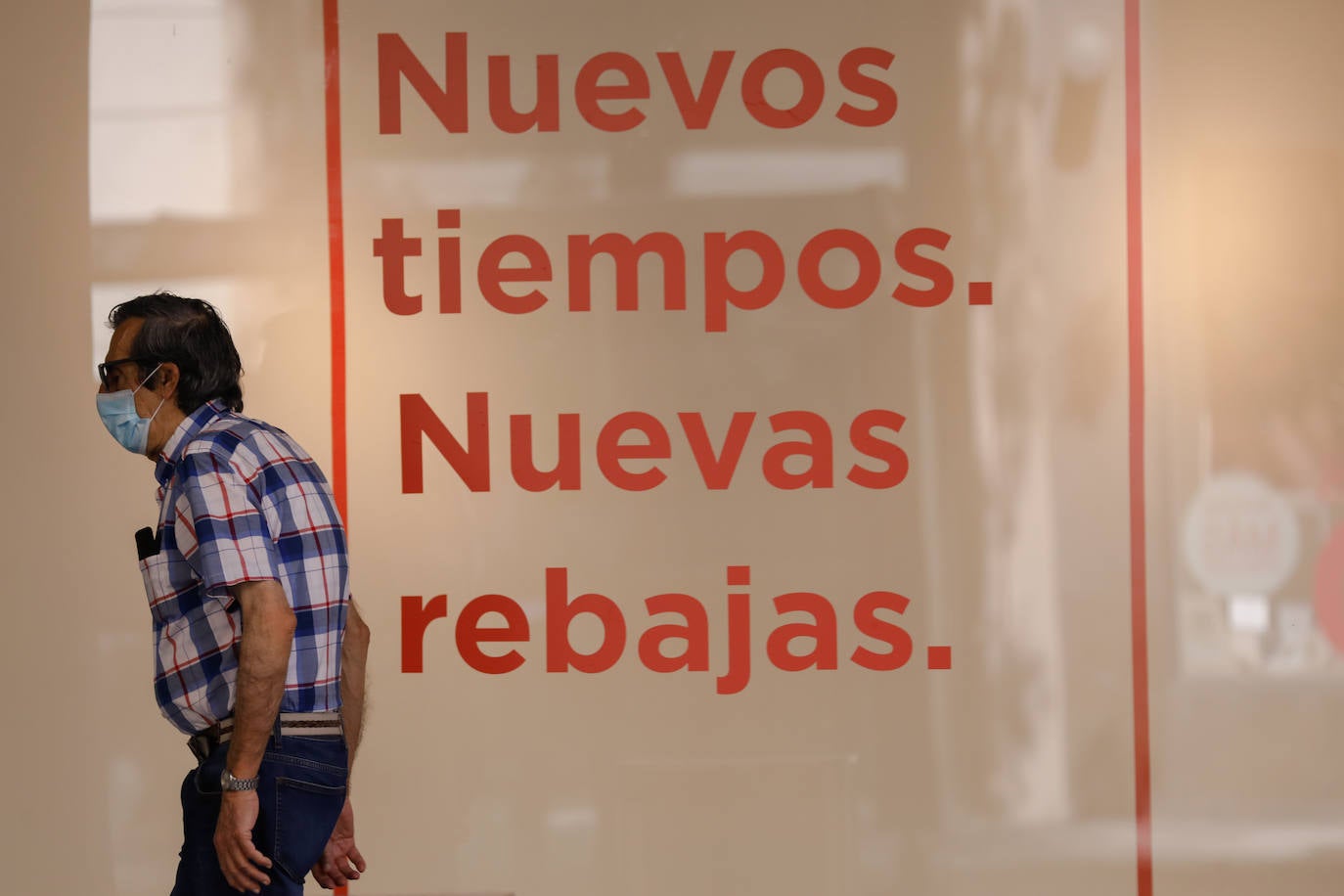 Fotos: Primeras rebajas en Murcia con mascarilla y distancia social