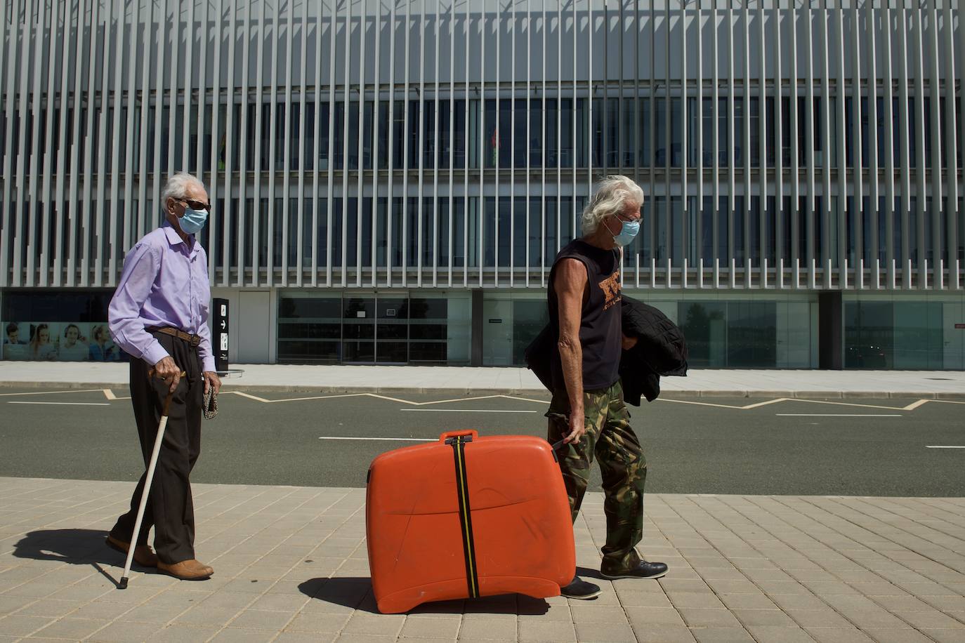 Fotos: Aterriza en el aeropuerto de Corvera el primer vuelo tras la pandemia