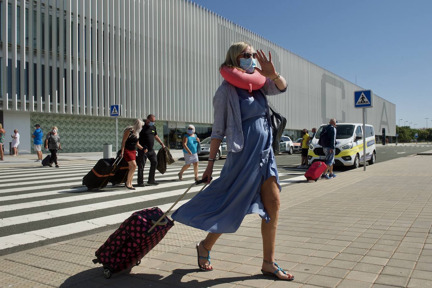 Fotos: Aterriza en el aeropuerto de Corvera el primer vuelo tras la pandemia