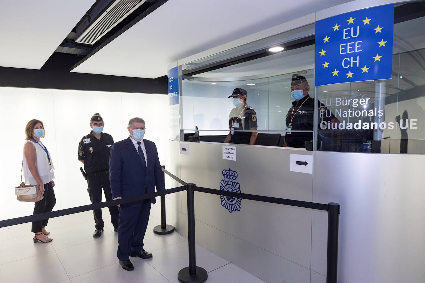 Fotos: Aterriza en el aeropuerto de Corvera el primer vuelo tras la pandemia