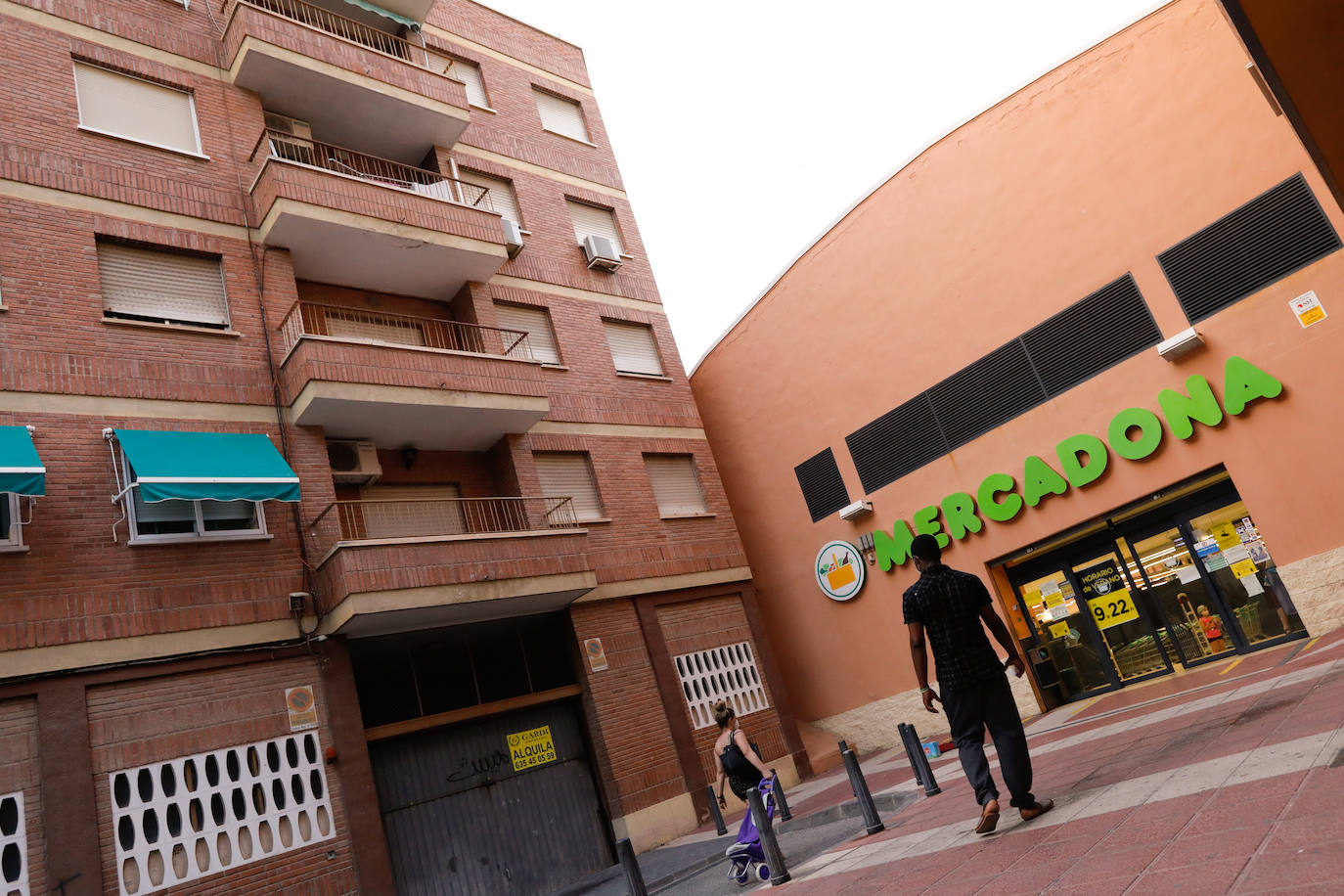 Fotos: Nueva protesta por los argelinos y el coronavirus