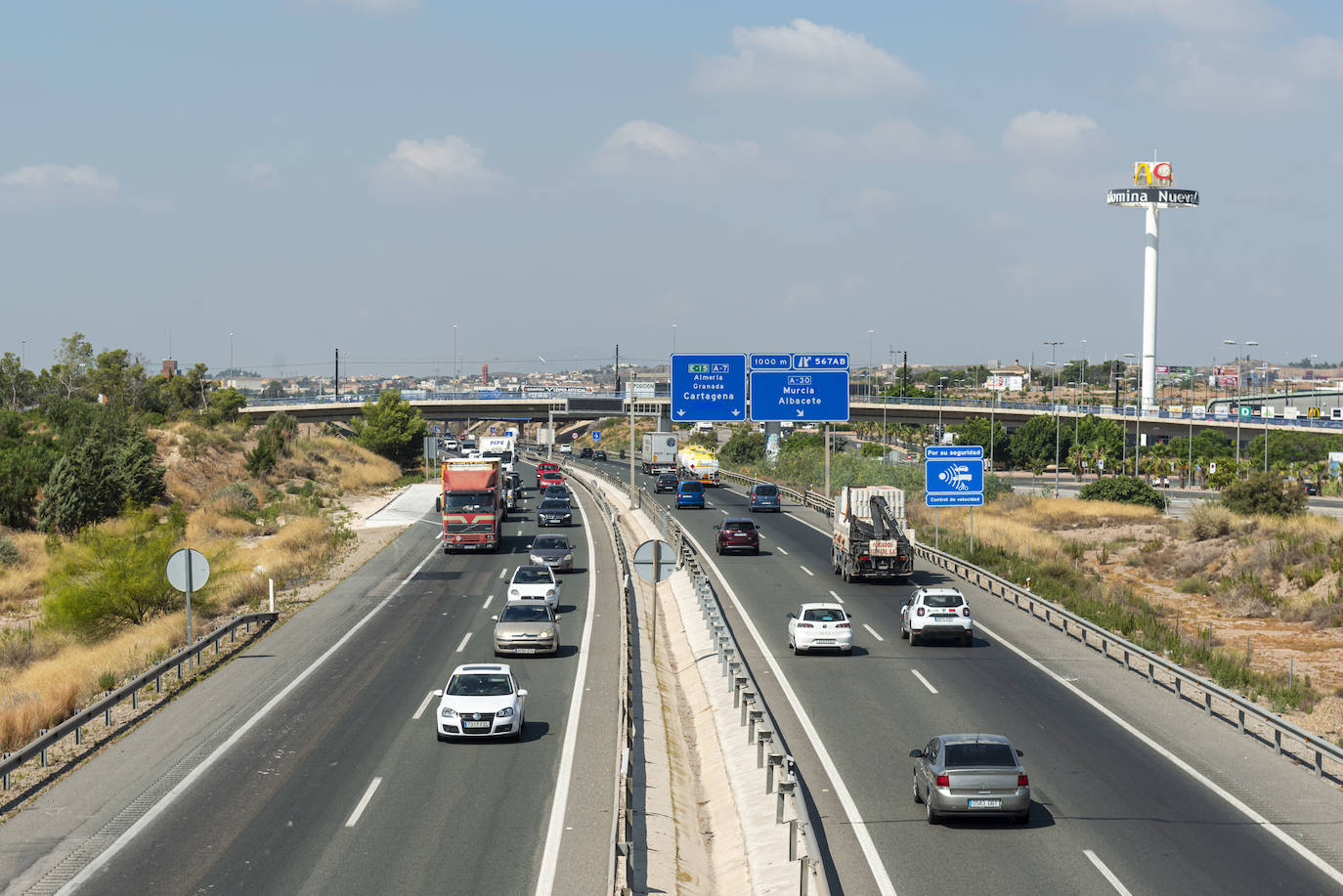 Fotos: Los desplazamientos por carretera en la Region caen un 20% pese al fin de las restricciones