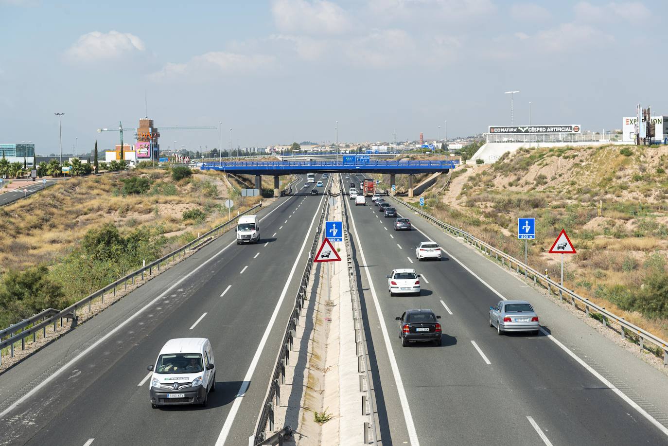 Fotos: Los desplazamientos por carretera en la Region caen un 20% pese al fin de las restricciones