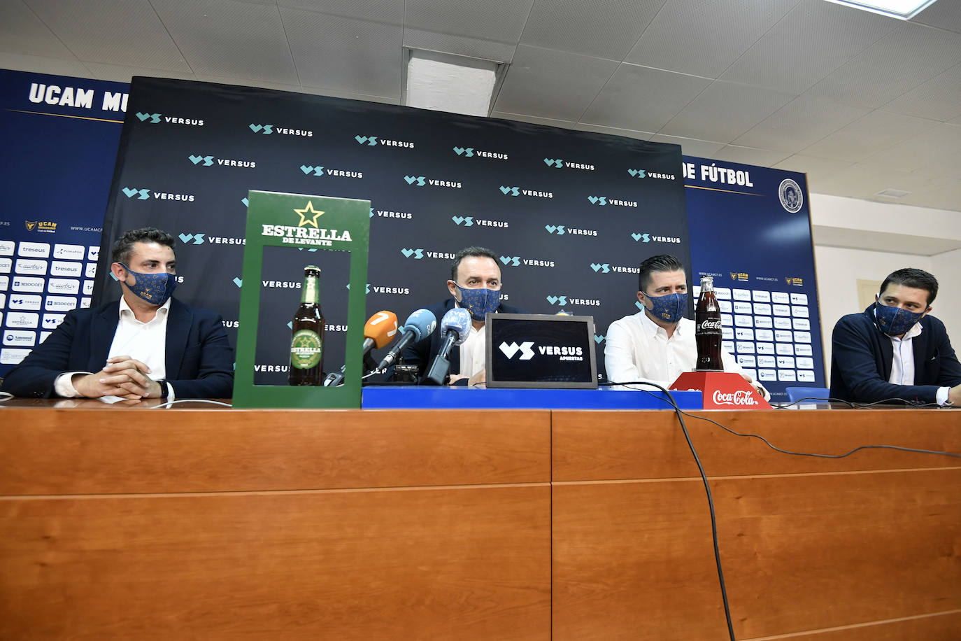 Fotos: Presentación de José María Salmerón como nuevo entrenador del UCAM CF