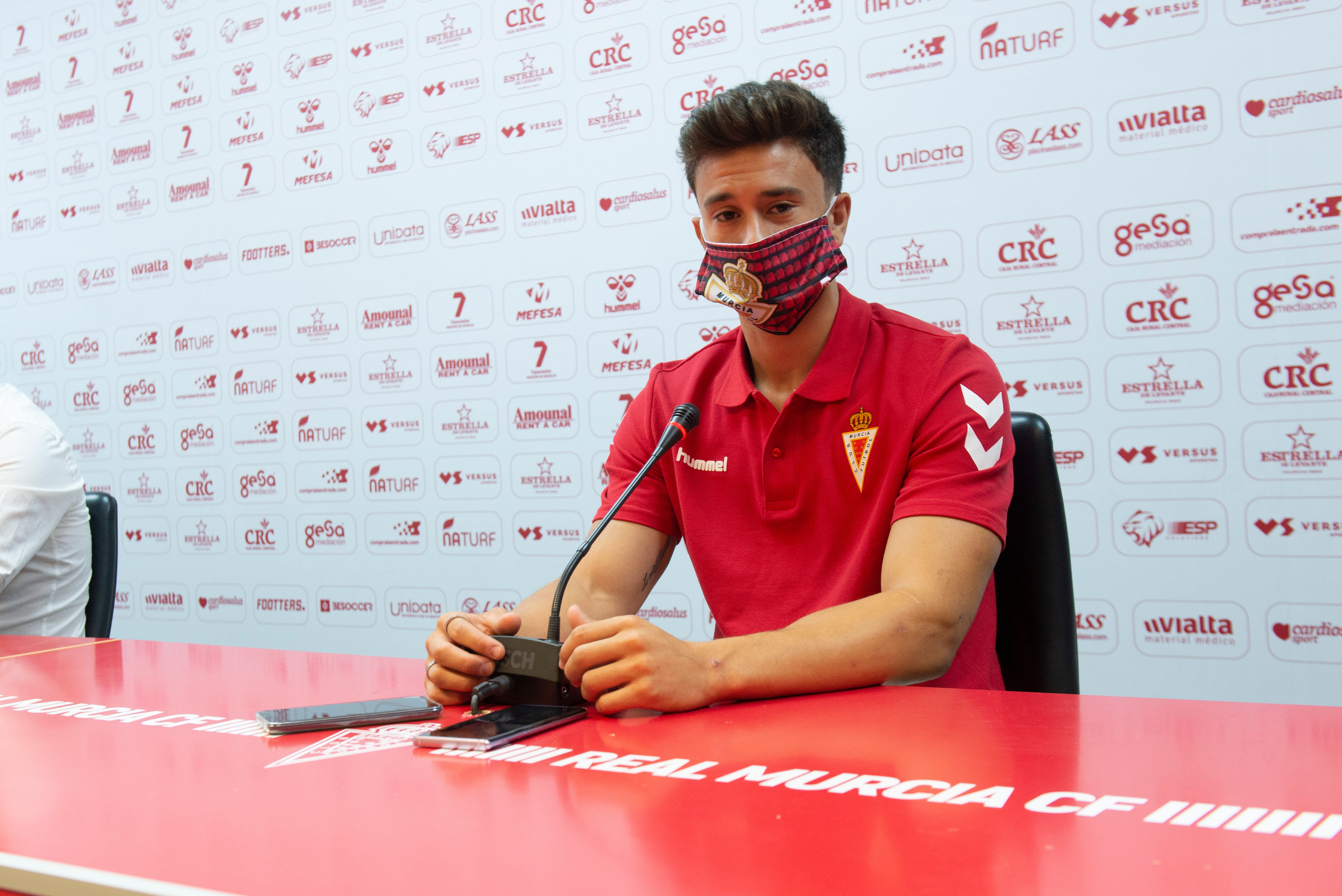 Fotos: Presentación de Junior Martínez como jugador del Real Murcia