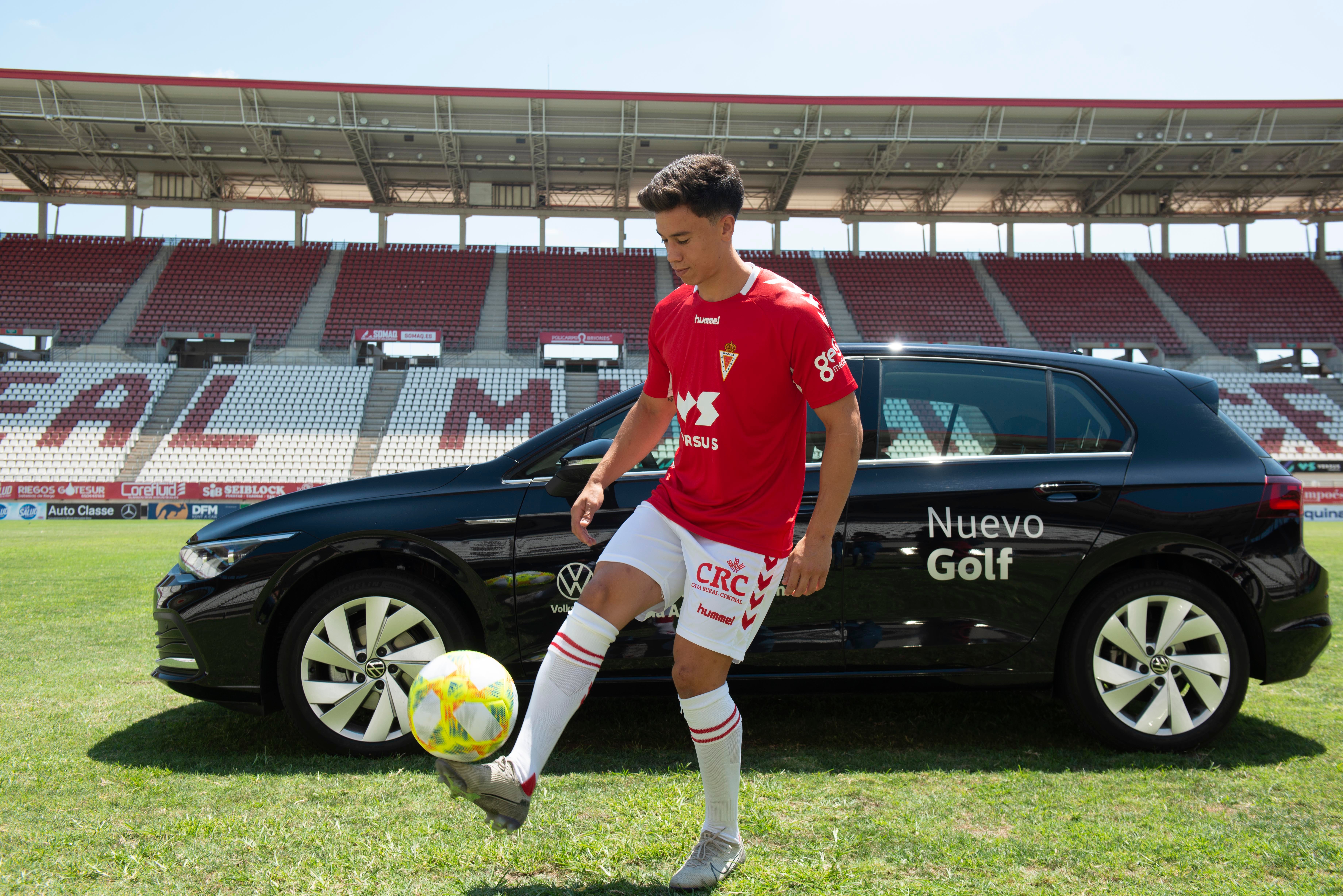 Fotos: Presentación de Junior Martínez como jugador del Real Murcia