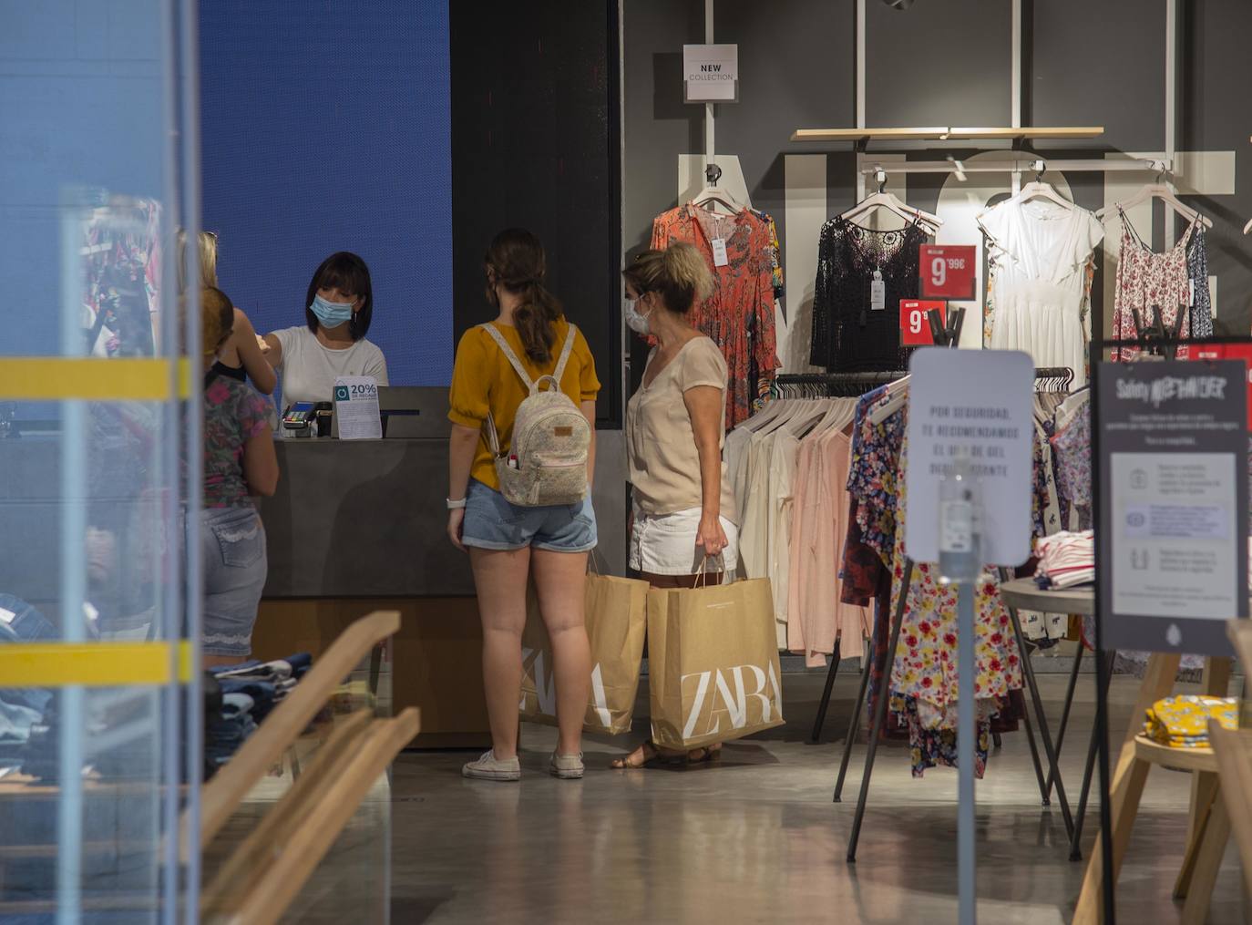 Fotos: Sigue la campaña de rebajas en Cartagena