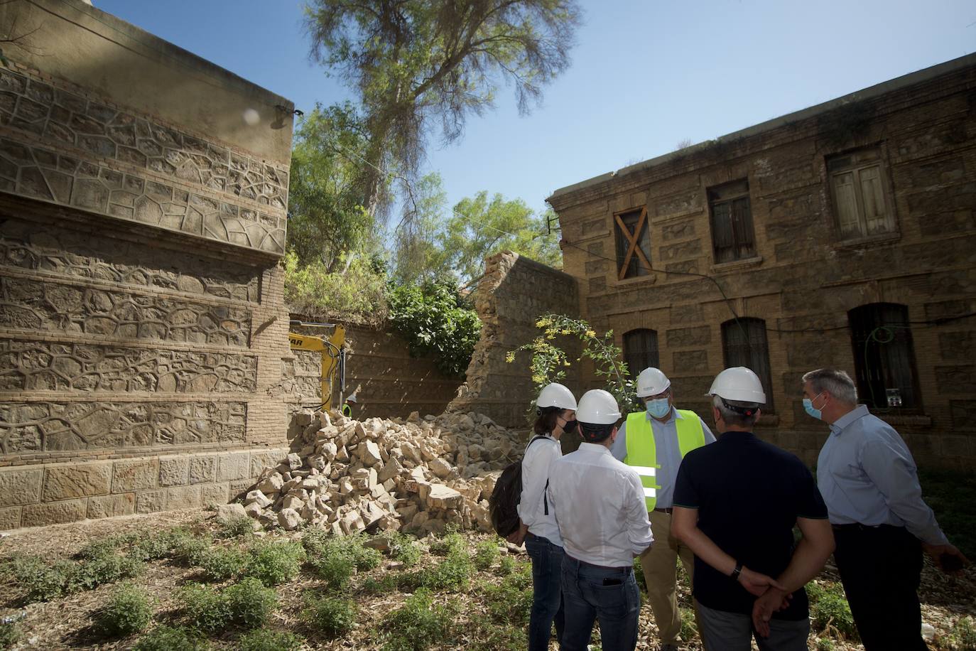 Fotos: Derriban los primeros muros de la Cárcel Vieja de Murcia