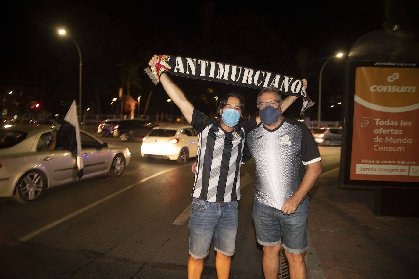 Fotos: Así está viviendo la afición blanquinegra el partido en Cartagena