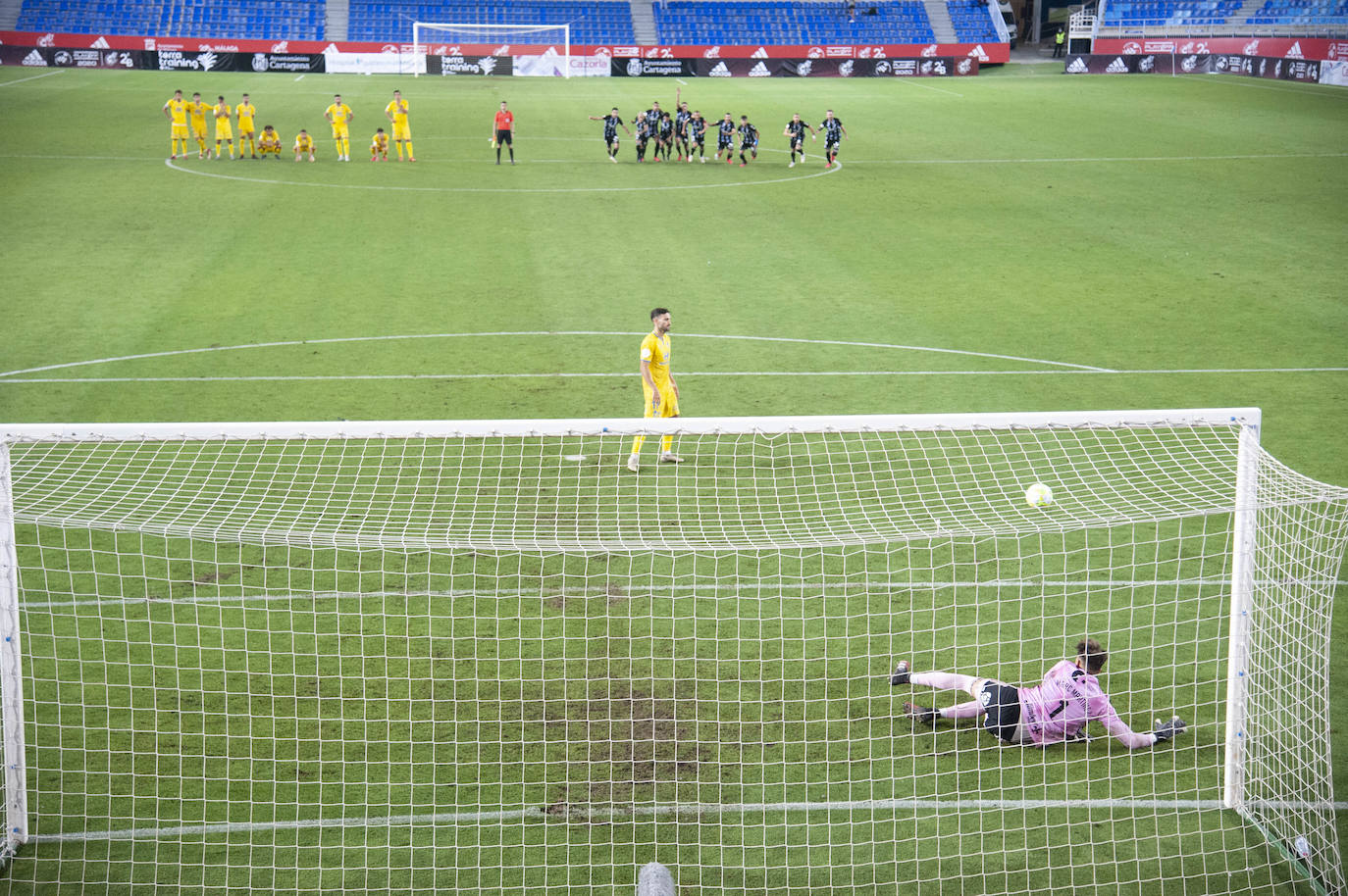 Fotos: La primera parte del FC Cartagena-Atlético Baleares, en imágenes