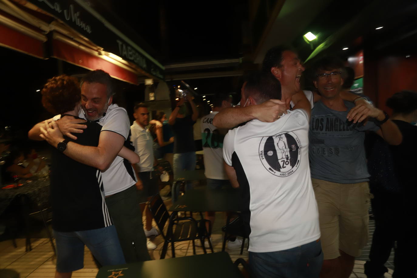 Fotos: Así está viviendo la afición blanquinegra el partido en Cartagena