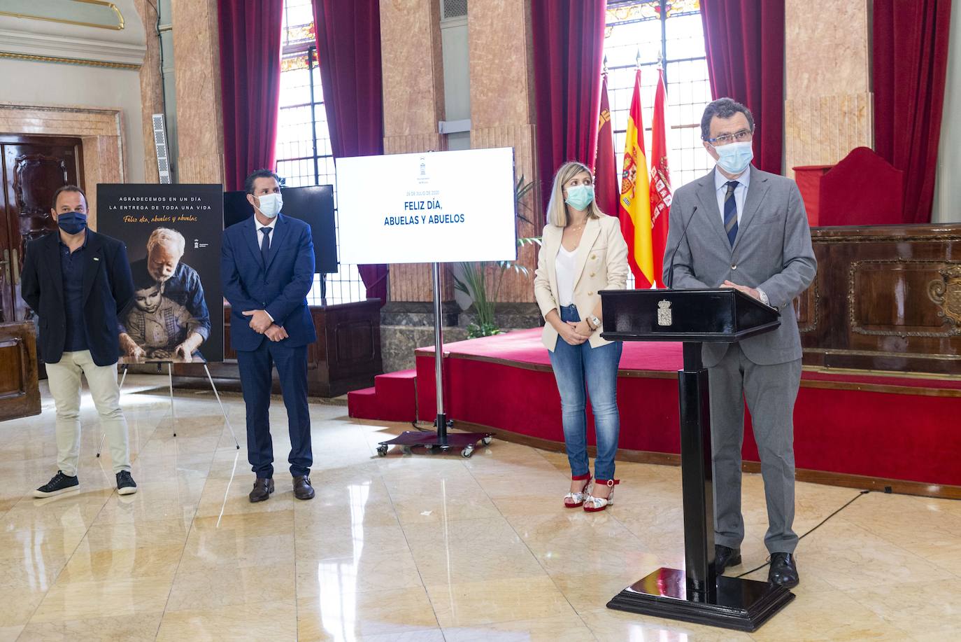 Fotos: Homenaje a los abuelos en Murcia