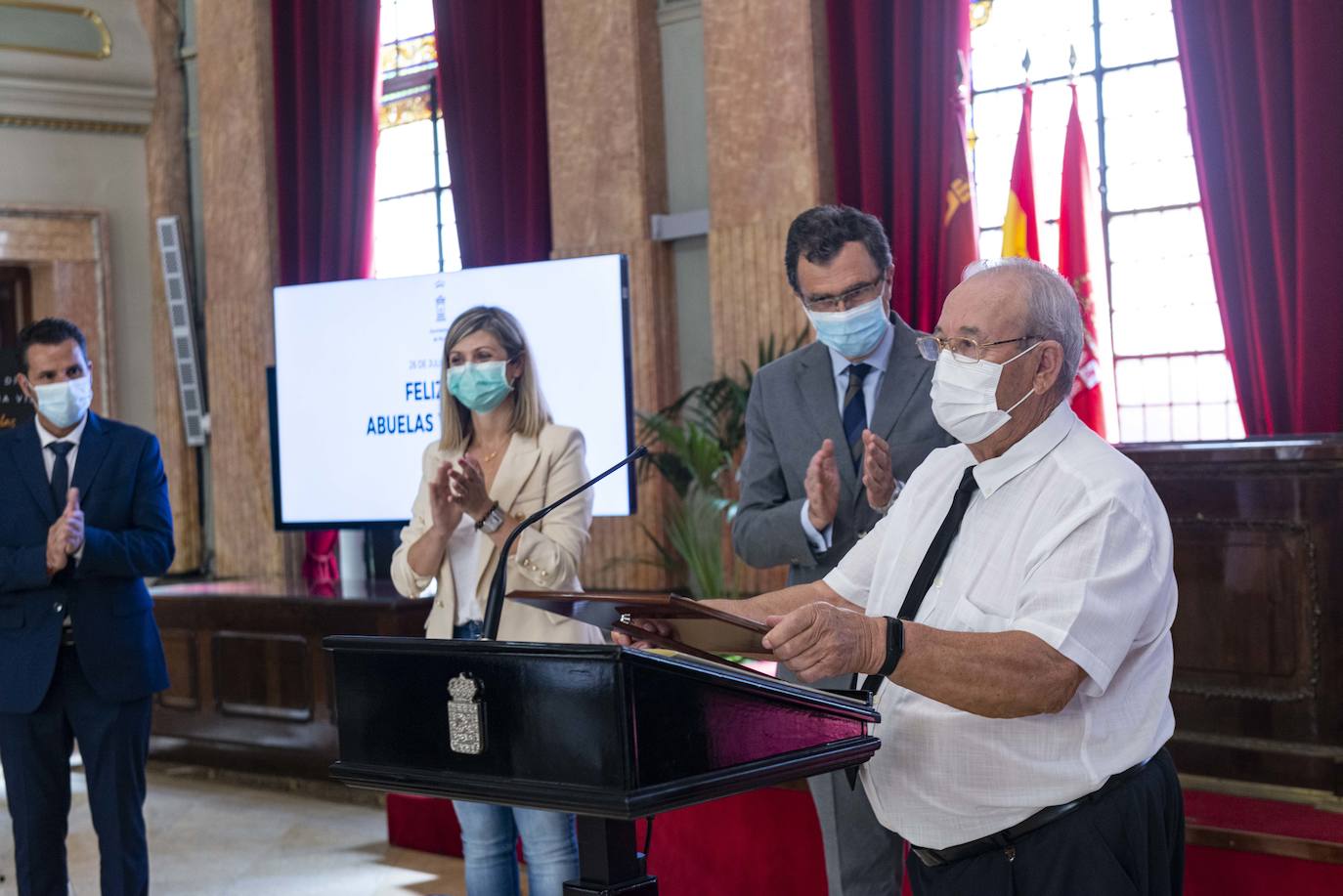Fotos: Homenaje a los abuelos en Murcia