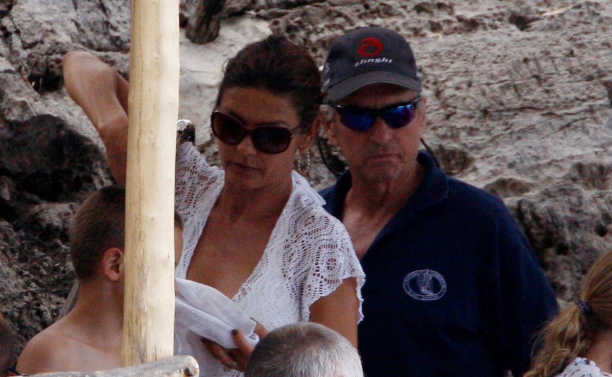 Zeta-Jones y Douglas en Mallorca 