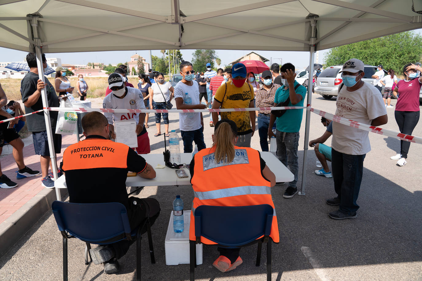 Fotos: Recogida de muestras para las pruebas PCR en Totana