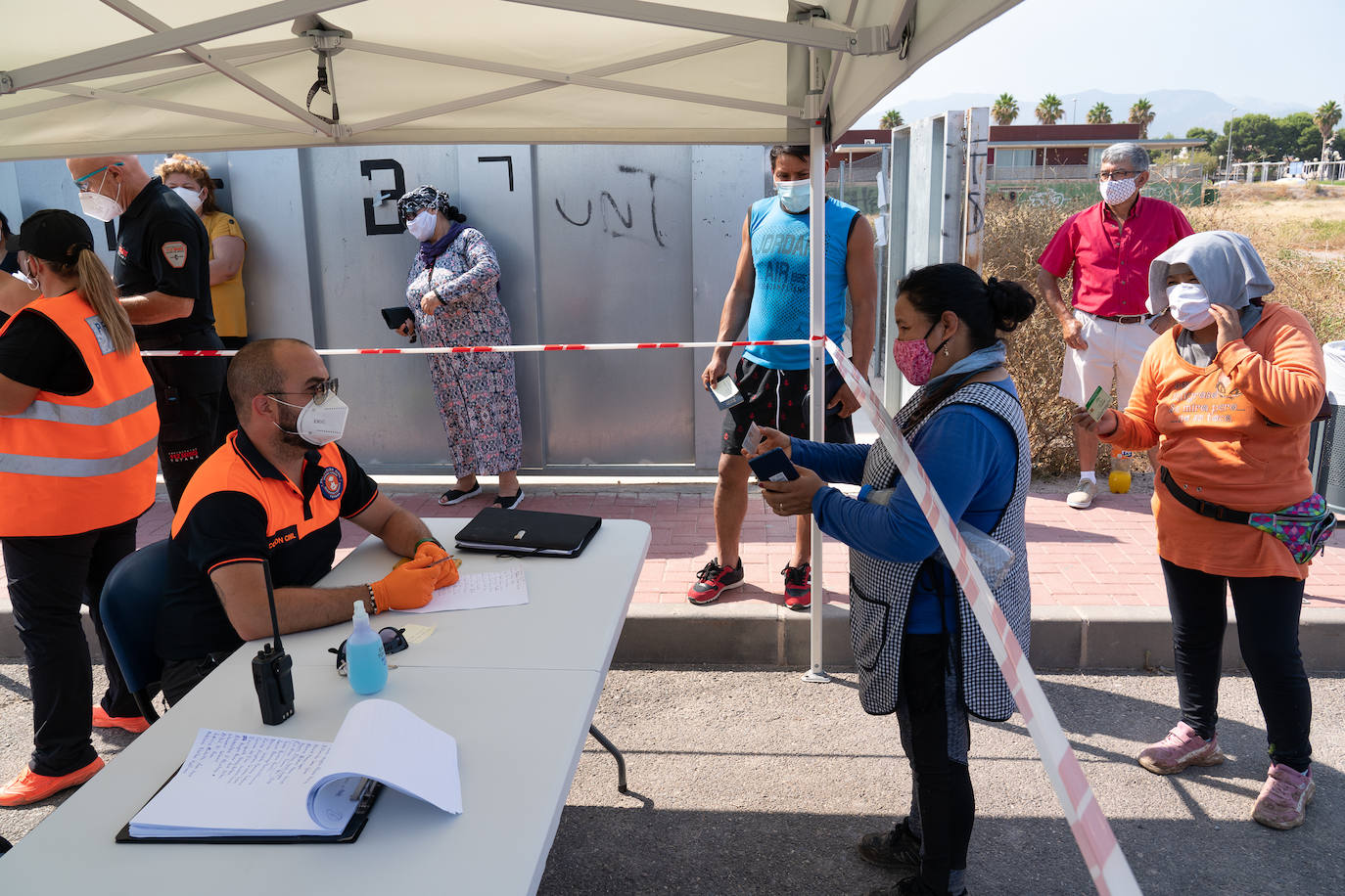 Fotos: Recogida de muestras para las pruebas PCR en Totana