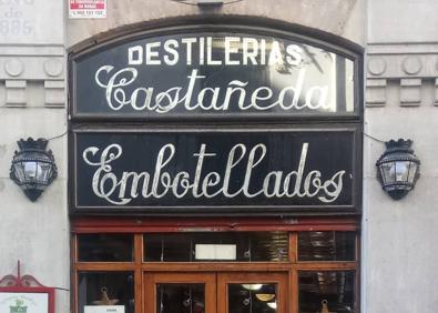 Imagen secundaria 1 - Bar Bus Stop (Valladolid). Taberna Castañeda (Granada). Comercio Rey Pelé (Málaga). 