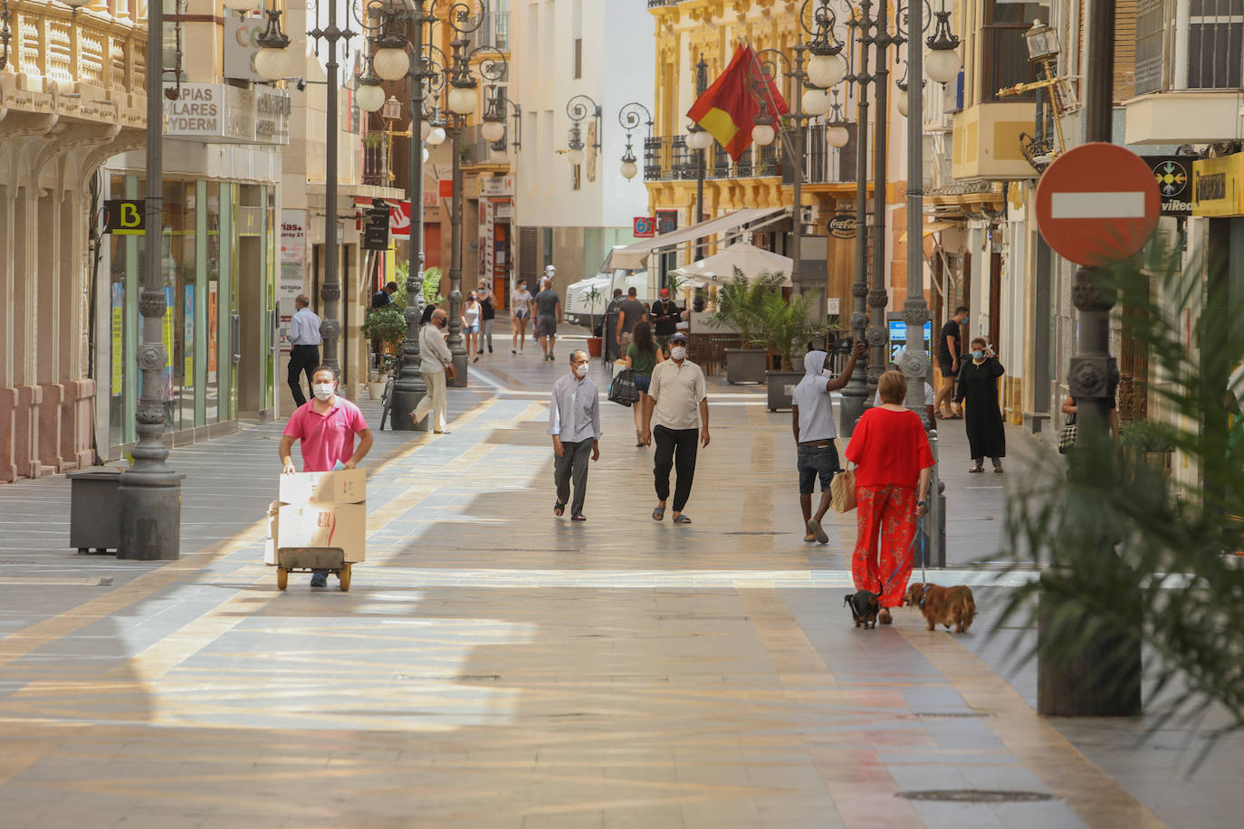 Fotos: El sector hostelero paga en Lorca los platos rotos por el temor a un rebrote