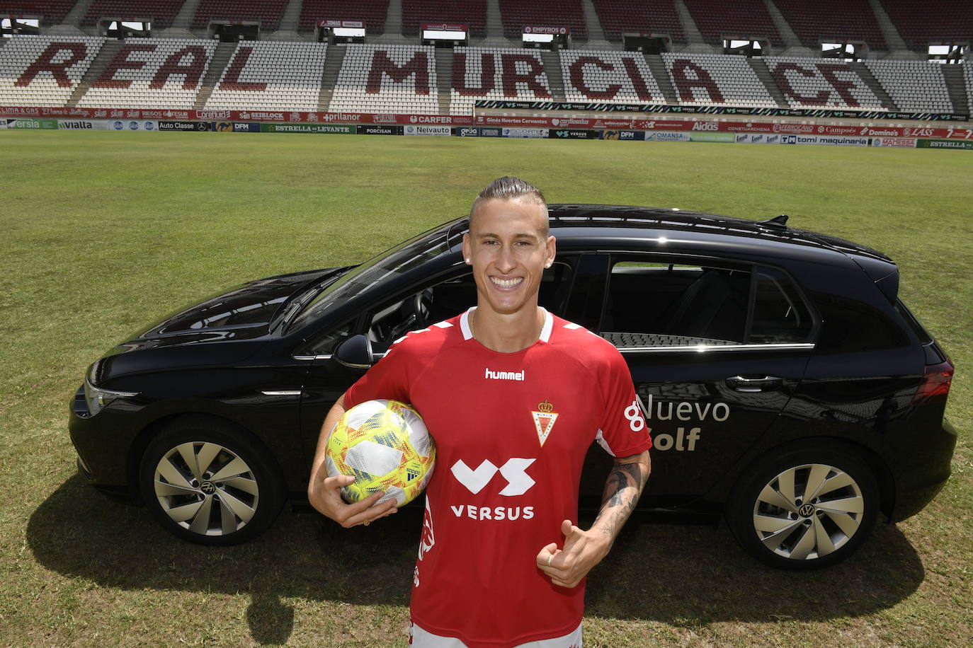 Fotos: El Real Murcia incorpora al central Miguel Muñoz