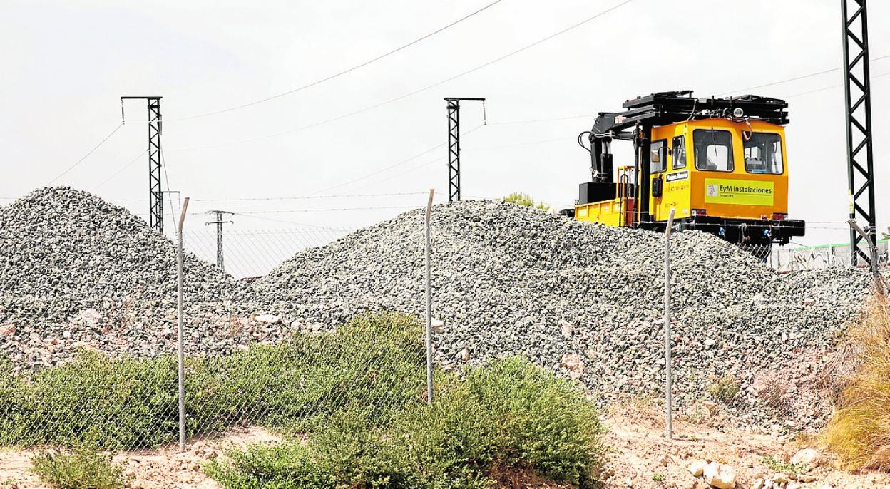 Obras de reparación del tendido férreo en el tramo entre El Reguerón y Riquelme-Sucina. 