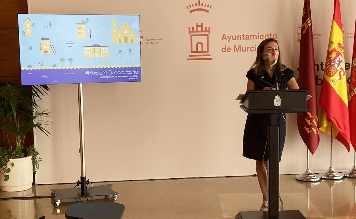 Presentación de Mi Ciudad Enseña por la concejal de Educación, Belén López.