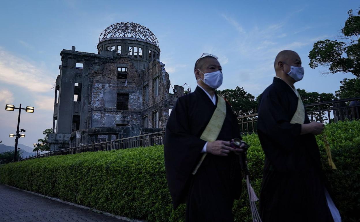 Monumento a las víctimas de la bomba atómica en Hiroshima.