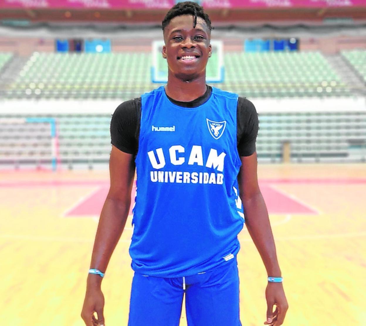 Álex Antetokounmpo, en el Palacio de los Deportes, ayer. 