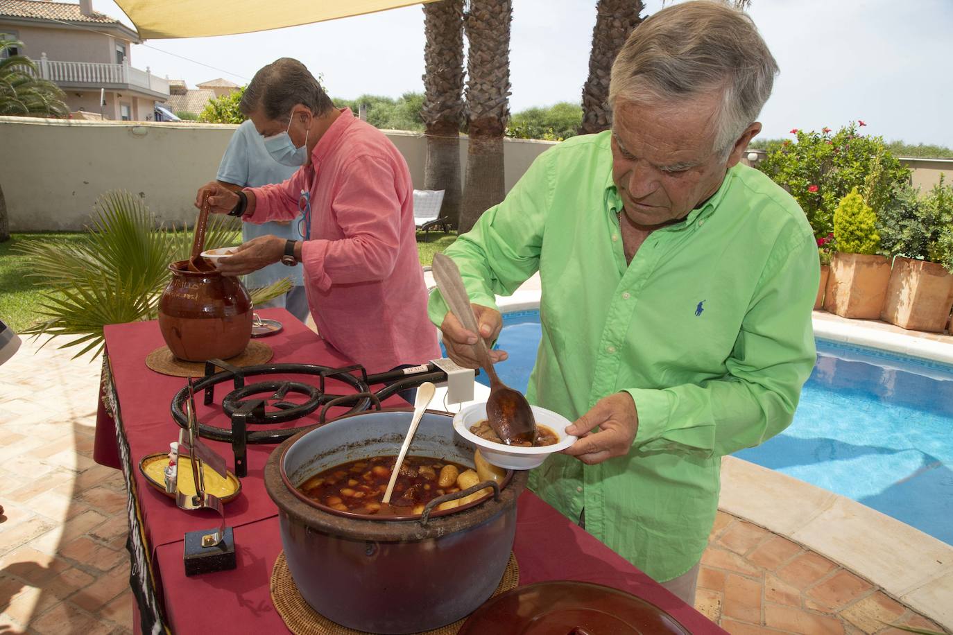 Fotos: Federico Trillo participa en un concurso de michirones en Cabo de Palos