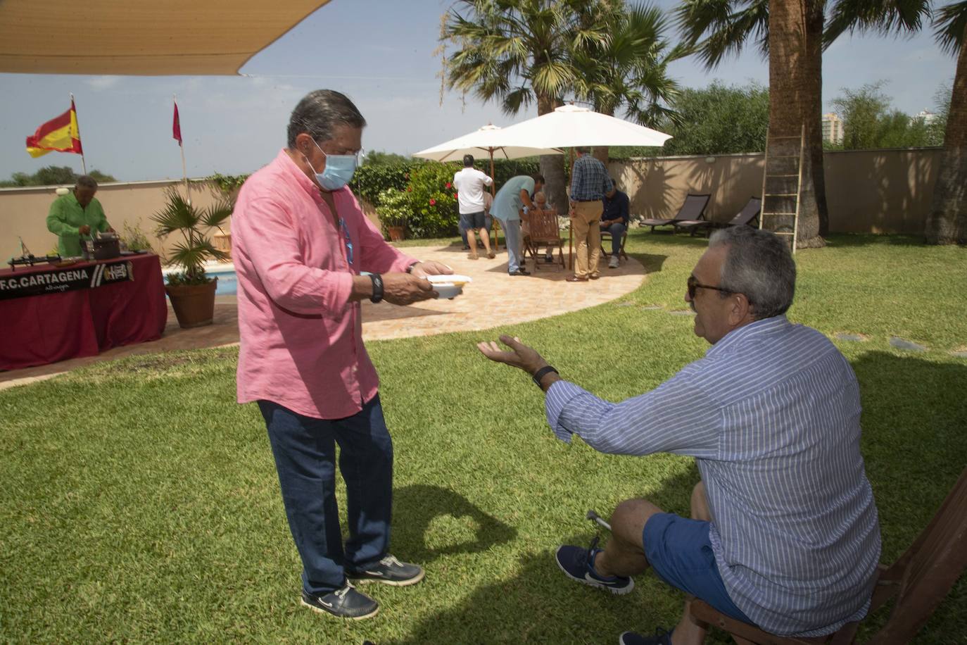 Fotos: Federico Trillo participa en un concurso de michirones en Cabo de Palos