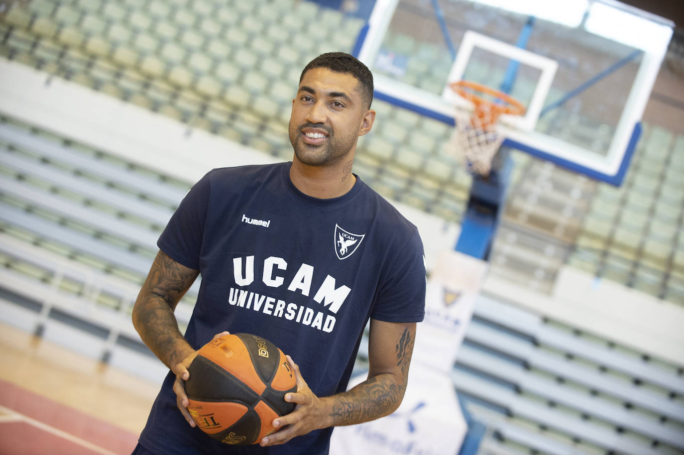 Fotos: Presentación de Augusto Lima como nuevo jugador del UCAM CB