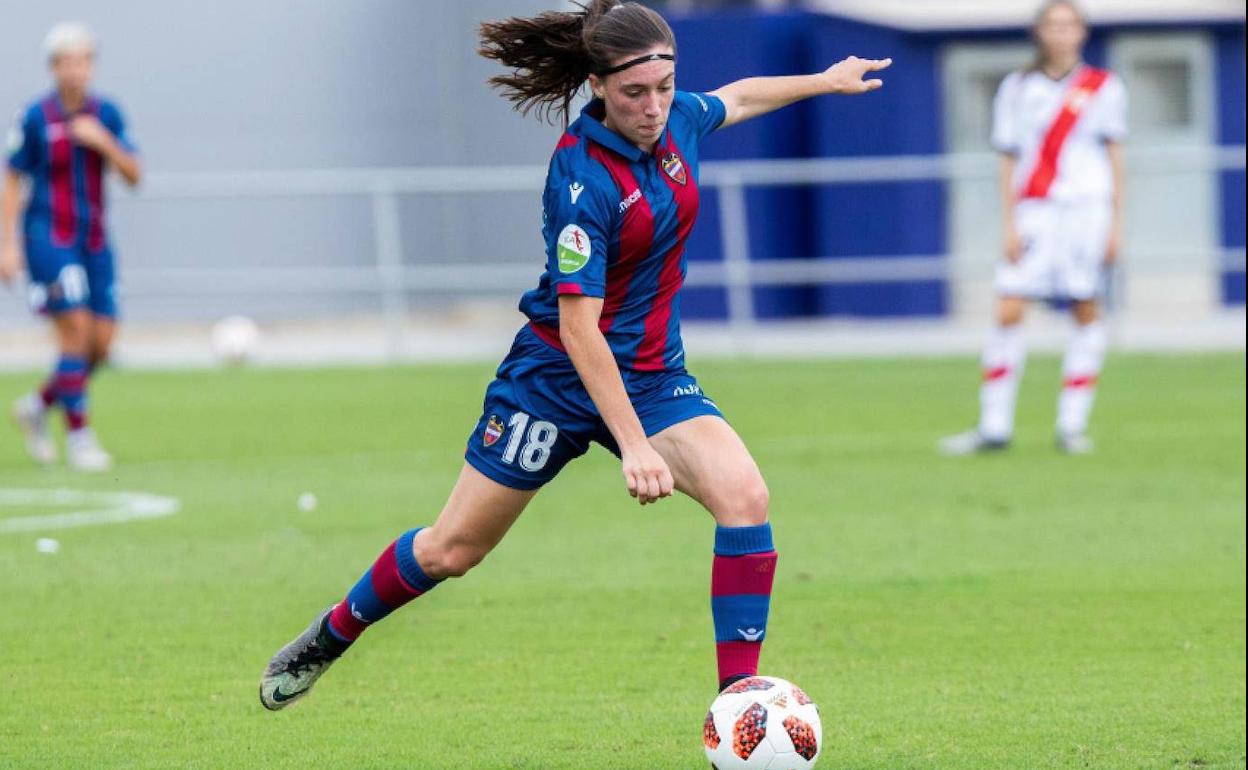 Eva Navarro, con el Levante, en una fotografía de archivo.