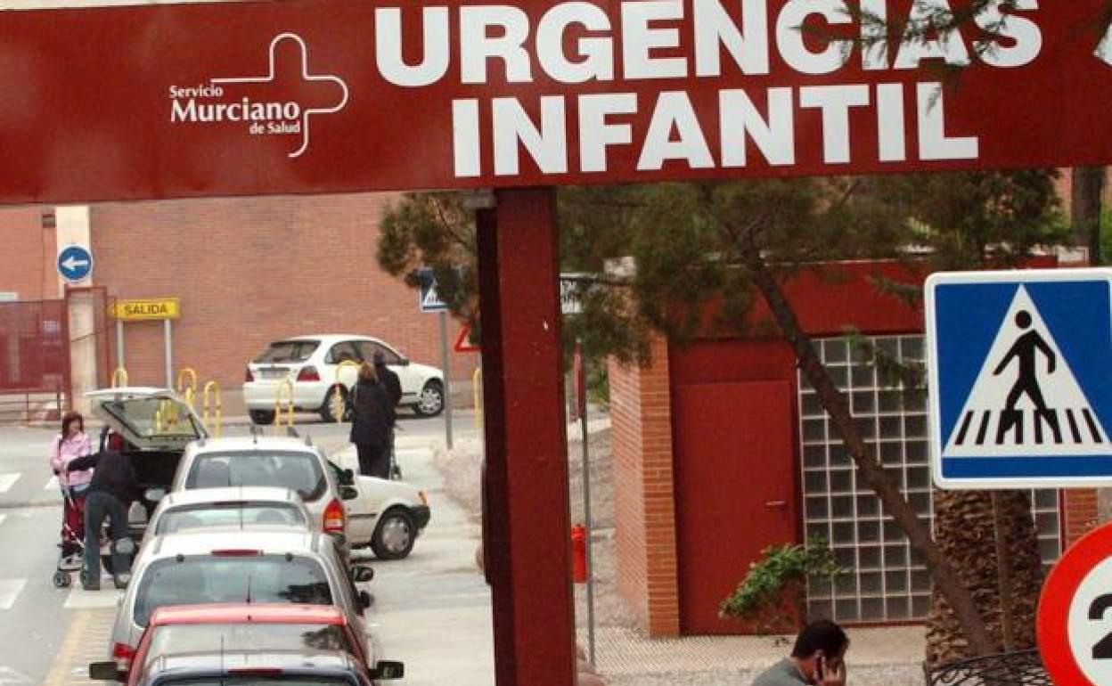 Imagen de archivo de la entrada de urgencias Infantil de La Arrixaca.