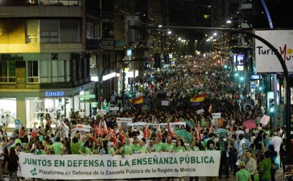 Imagen de archivo de la 'marea verde' manifestandose en Murcia. 