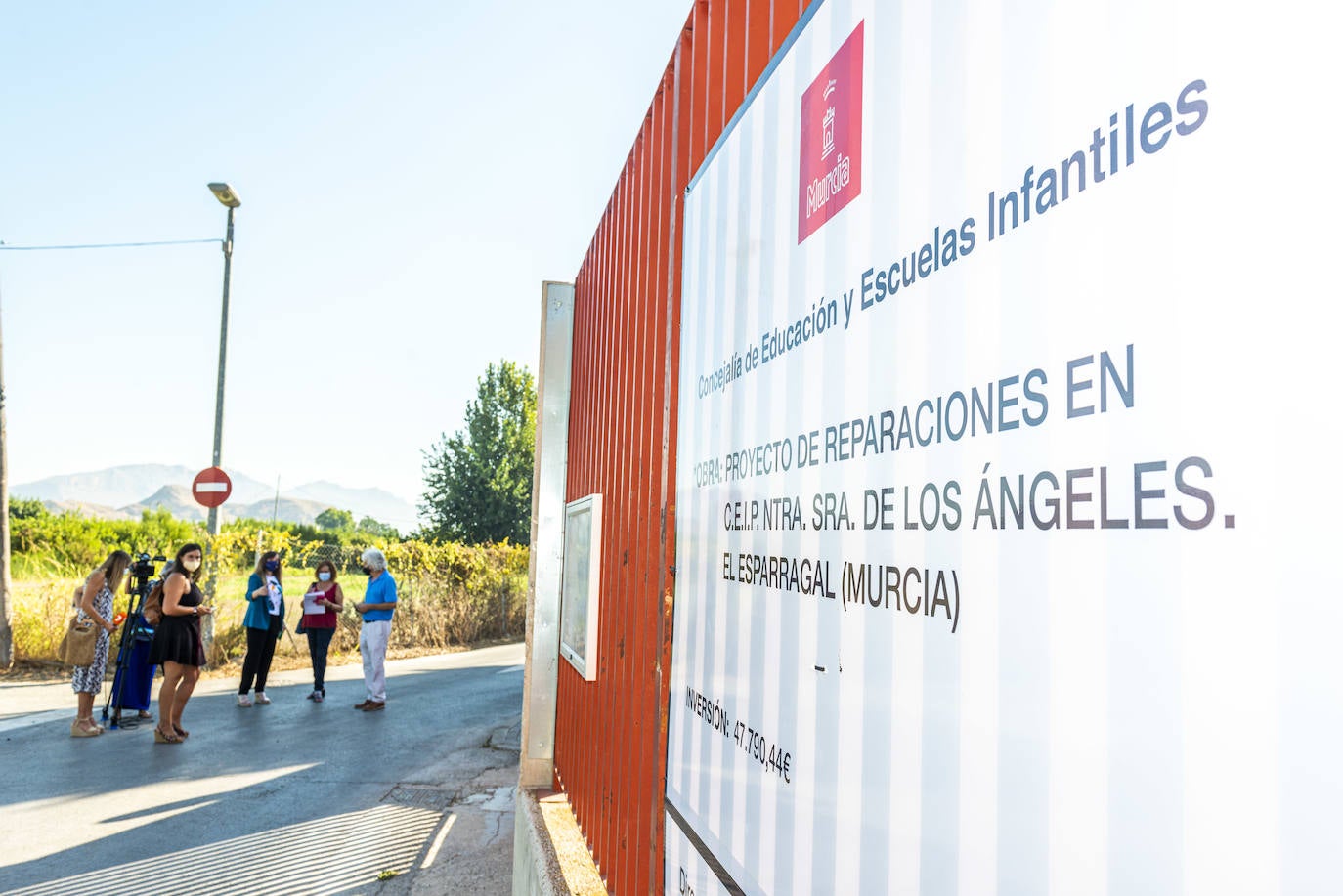 Fotos: Mensajes para prevnir el coronavirus junto a 116 colegios públicos de Murcia