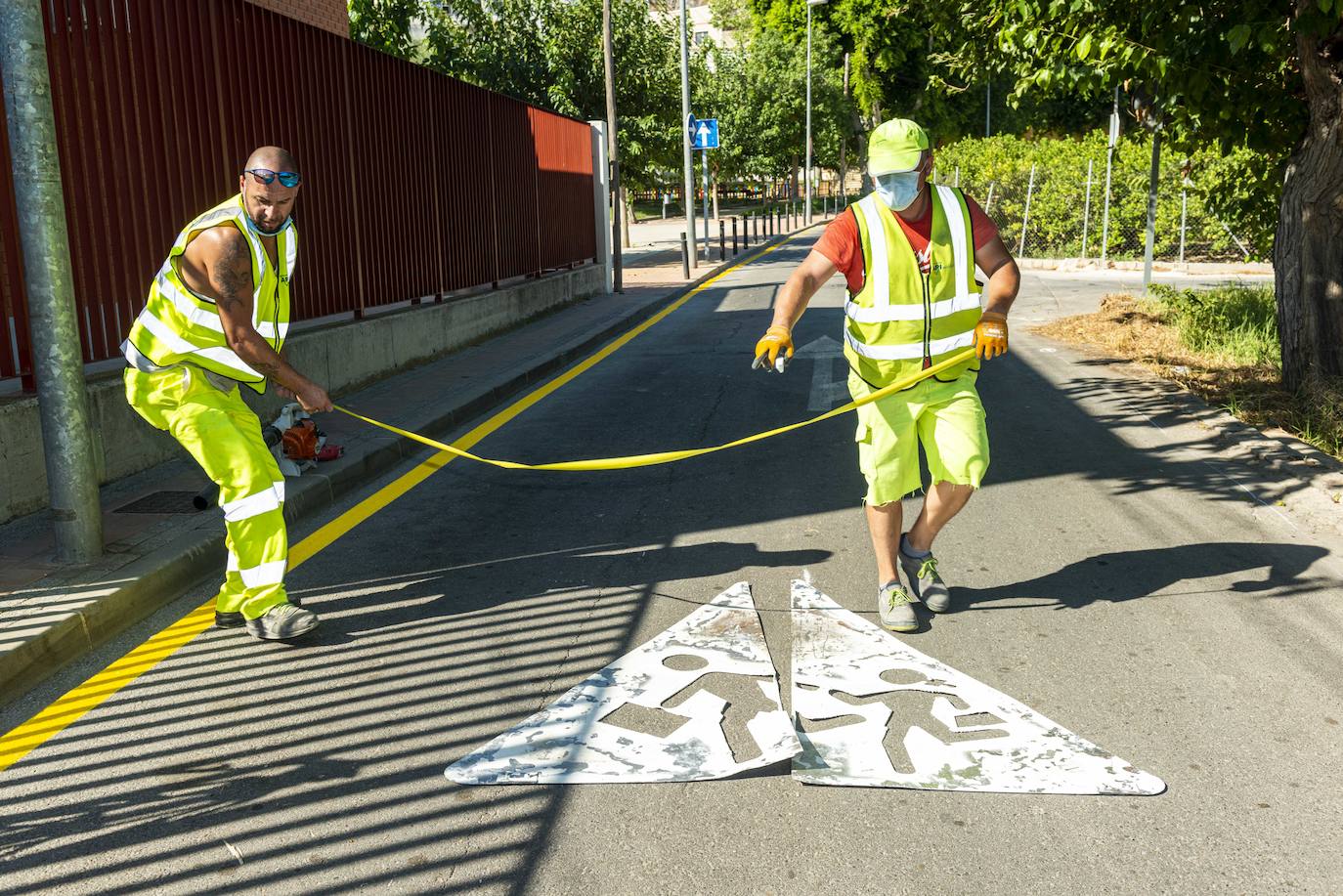 Fotos: Mensajes para prevnir el coronavirus junto a 116 colegios públicos de Murcia