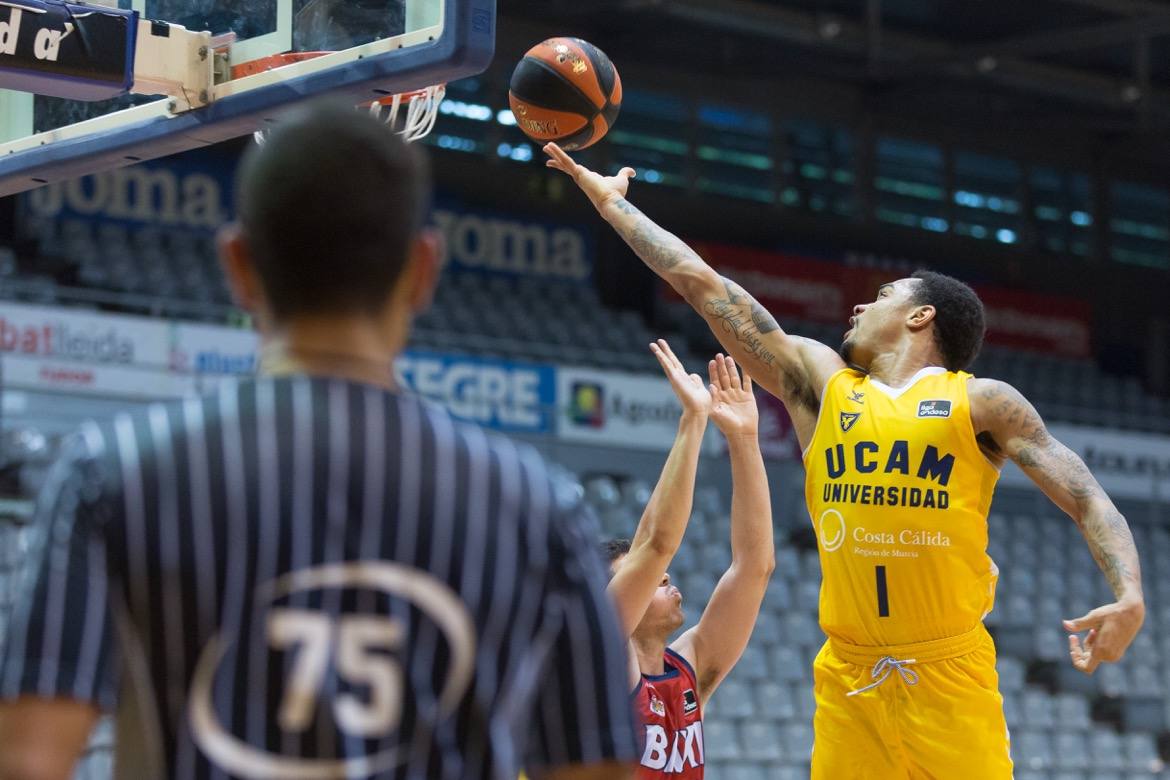 Fotos: El UCAM CB cae ante el Manresa en su primer partido de pretemporada