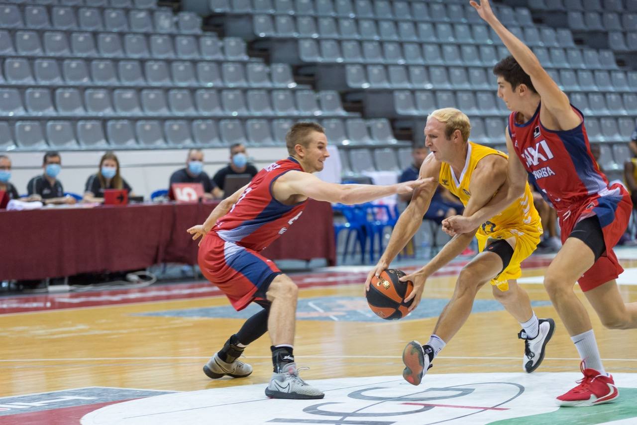 Fotos: El UCAM CB cae ante el Manresa en su primer partido de pretemporada