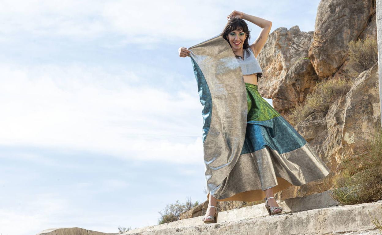 María de Juan, fotografiada en el entorno del Castillo de Monteagudo, donde hace unos días ofreció un concierto.