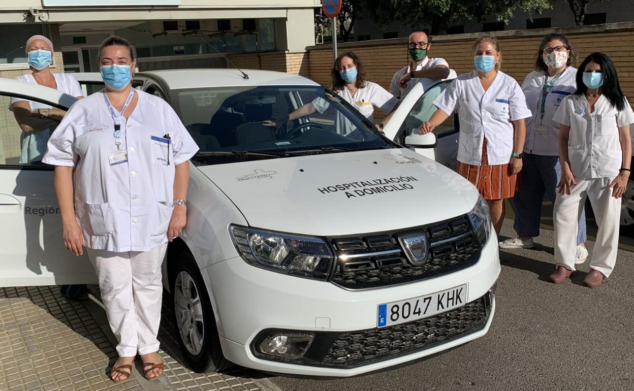 El equipo de asistencia domiciliaria del Hospital Santa María del Rosell.