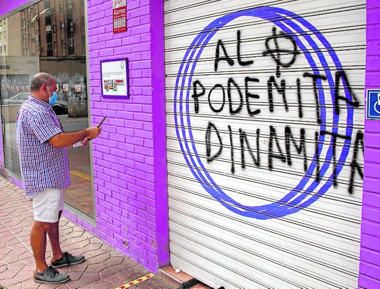 Una diana en la sede de Podemos en Cartagena