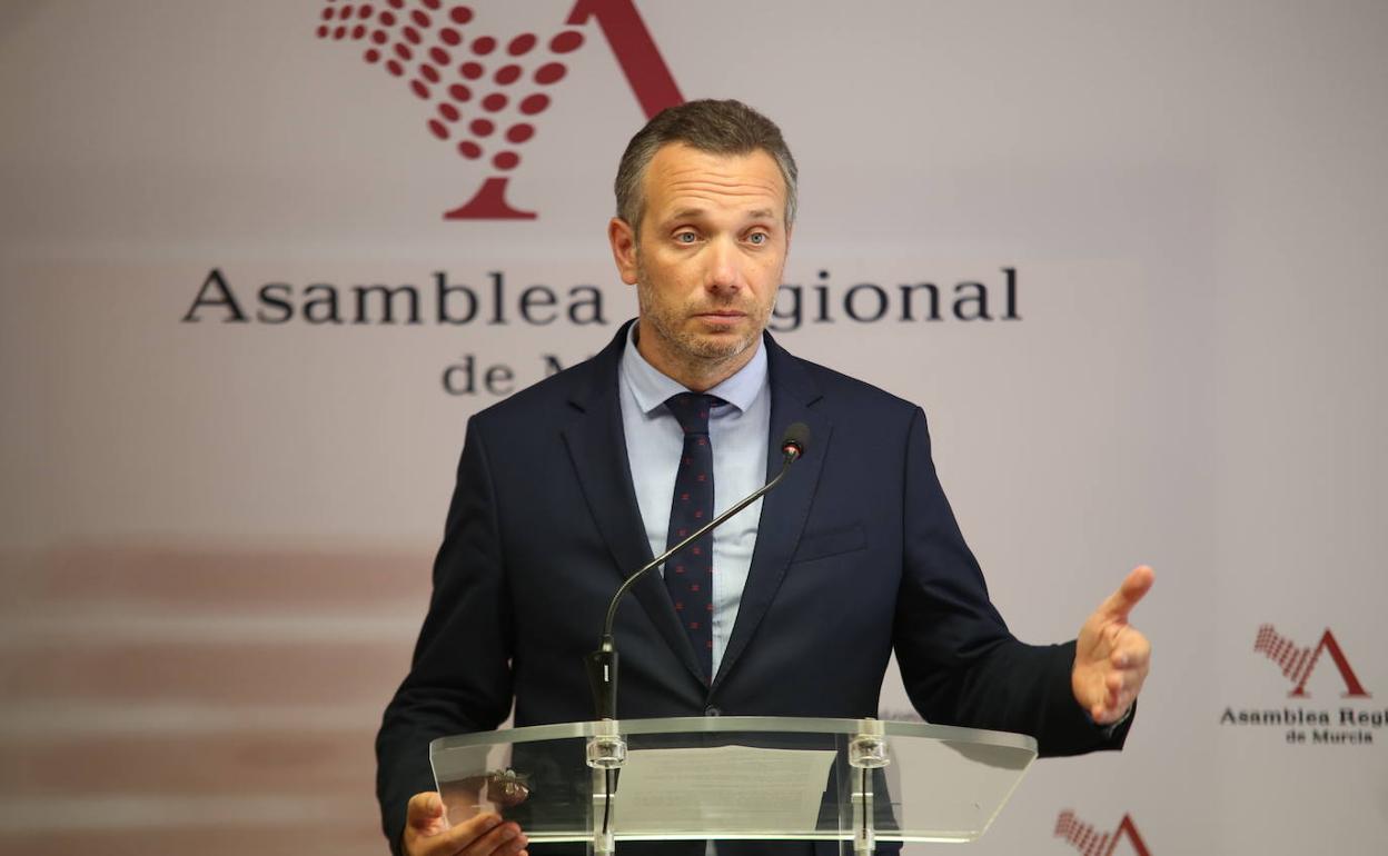 Joaquín Segado en la Asamblea Regional.
